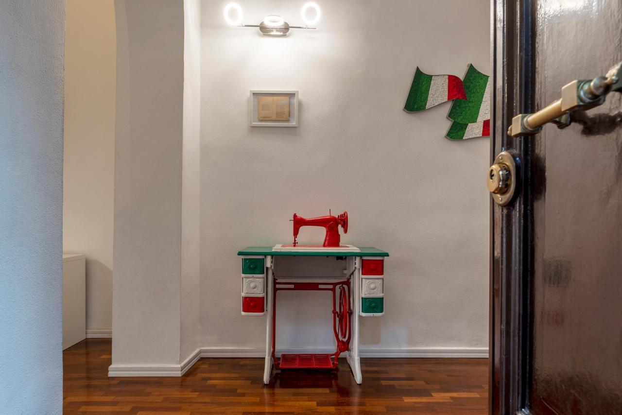 Fontana Di Trevi Design Apartment Rome Exterior photo